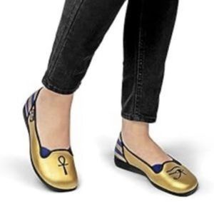 Hot Chocolate Chocolaticas Egypt Slip-on Flat Shoes Size: 40 US 10.